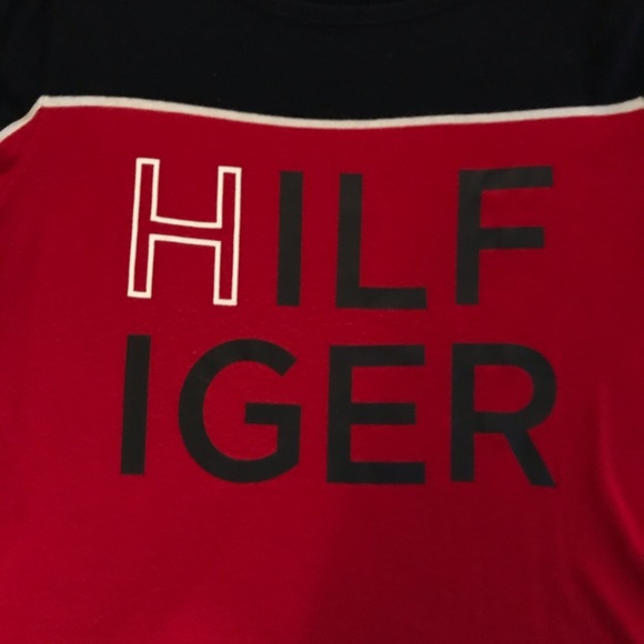 Tommy Hilfiger Women’s Sweater - Picture 3 of 4